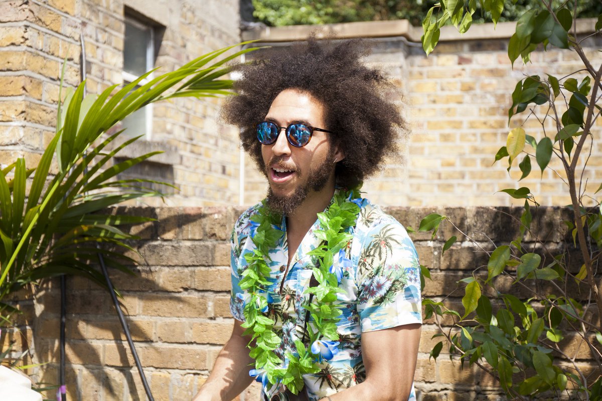 ModernMSummitUK's tweet photo. Share your favourite snaps from #MMSMobile enjoying street food or boogieing to DJ Mark from VICE @ModernMSummitUK  https://t.co/VSfUOXgtDP https://t.co/cZicw1XyYh