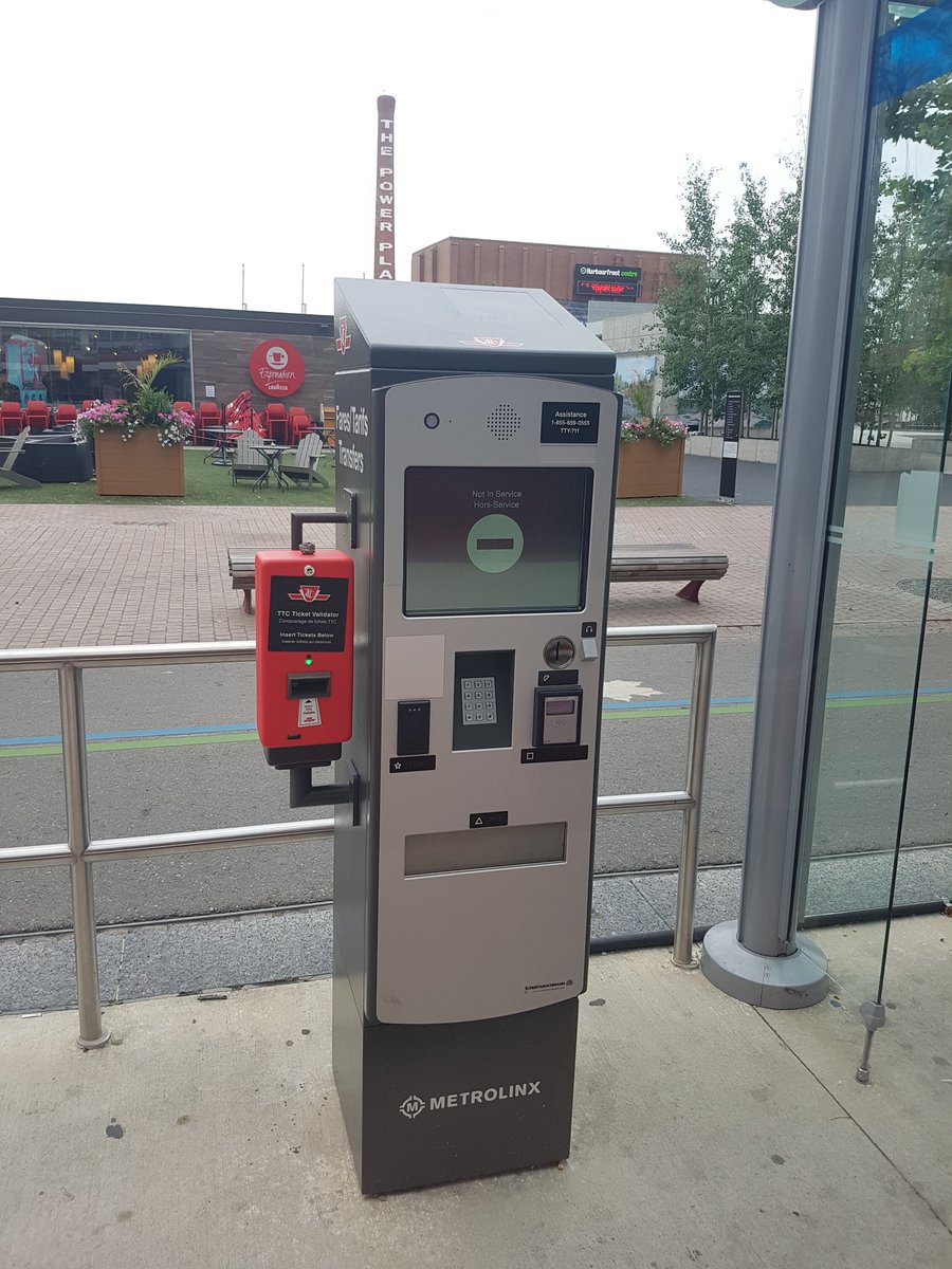 DelMiller's tweet photo. These things break way too often #TTC #PRESTO @TTChelps #transitIssues https://t.co/rEZu5qxqYR
