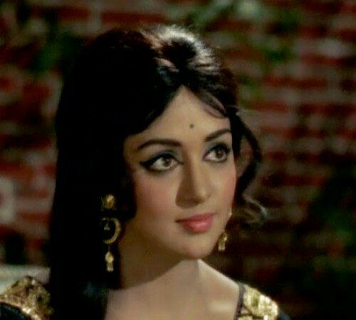 FilmiJunction's tweet photo. #1970s Top Beauties:
1. #HemaMalini
2. #Mumtaz
3. #SharmilaTagore
4. #ParveenBabi
5. #DimpleK
6. #SulakshanaPandit
7. #BindiyaGoswami https://t.co/Gi81fkDhXz