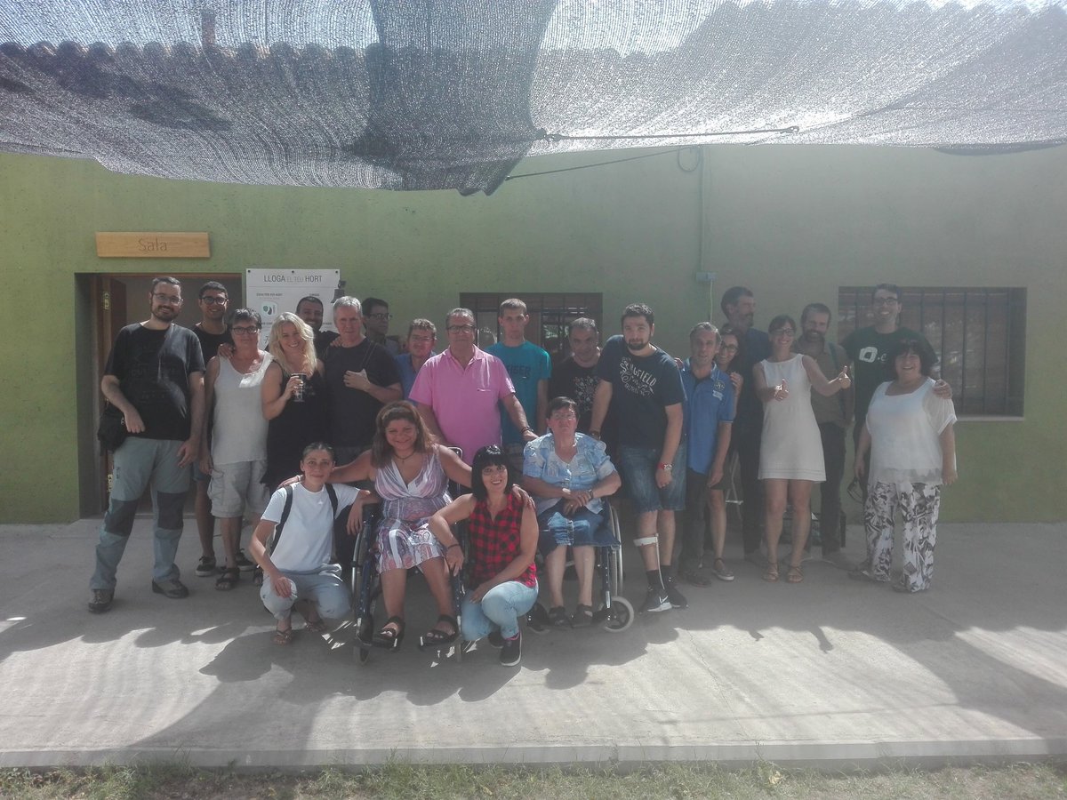 Entrega d' #hortsocials a <a href="/aspidlleida/">Associació ASPID</a> <a href="/Fesalut/">Fesalut</a> @ShalomTaller amb el finançament de <a href="/Humana/">Humana</a> i <a href="/caprabo/">Caprabo</a>