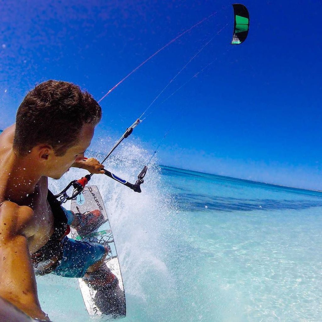 Jakekelsick's tweet photo. Making waves in the worlds biggest swimming pool! ππ #TonaLife #OzoneKites #BasixsLife #GoPro https://t.co/u7ug6dhHuC https://t.co/qw5uRTldNt