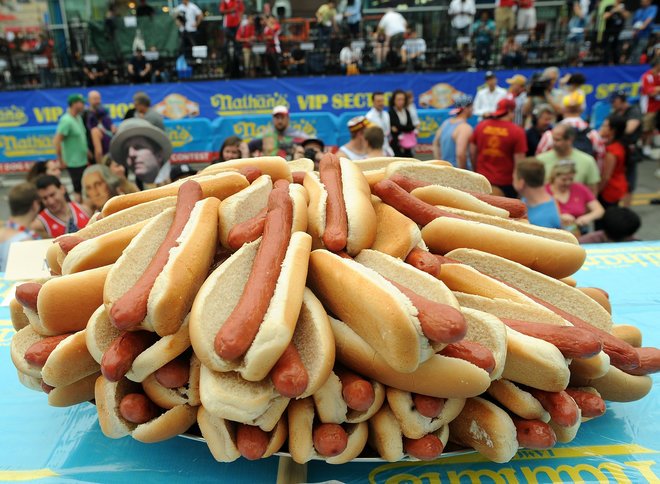 foodandwine's tweet photo. Where to get free hot dogs today on #NationalHotDogDay. 🌭 https://t.co/vpZtLtZaU4 https://t.co/sEmvseGry5