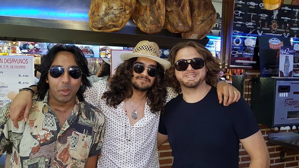 Gozando con mis compadres
