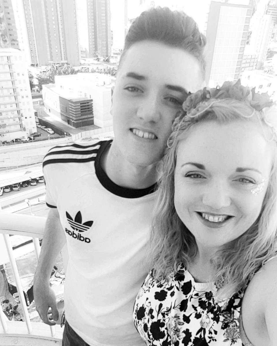 MadamShelley's tweet photo. Another glorious day at @_SolPelicanos 😍 #3rdyearinrow #loveBennaz https://t.co/OyHLFOWT95