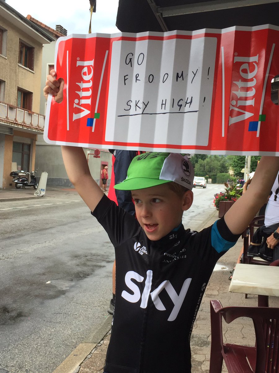 Alexewillard's tweet photo. #TourdeFrance- young Chris Froome supporter https://t.co/WC6yUaoVgZ