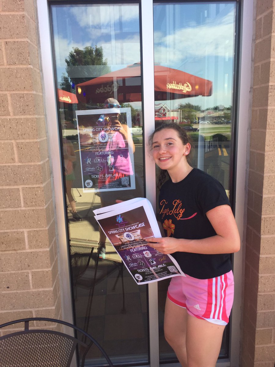 WNHSFlutes's tweet photo. Lizzy hangs up a poster at Qdoba! #springcityshowcase @DCIWaukesha https://t.co/LY0bE9y2UV