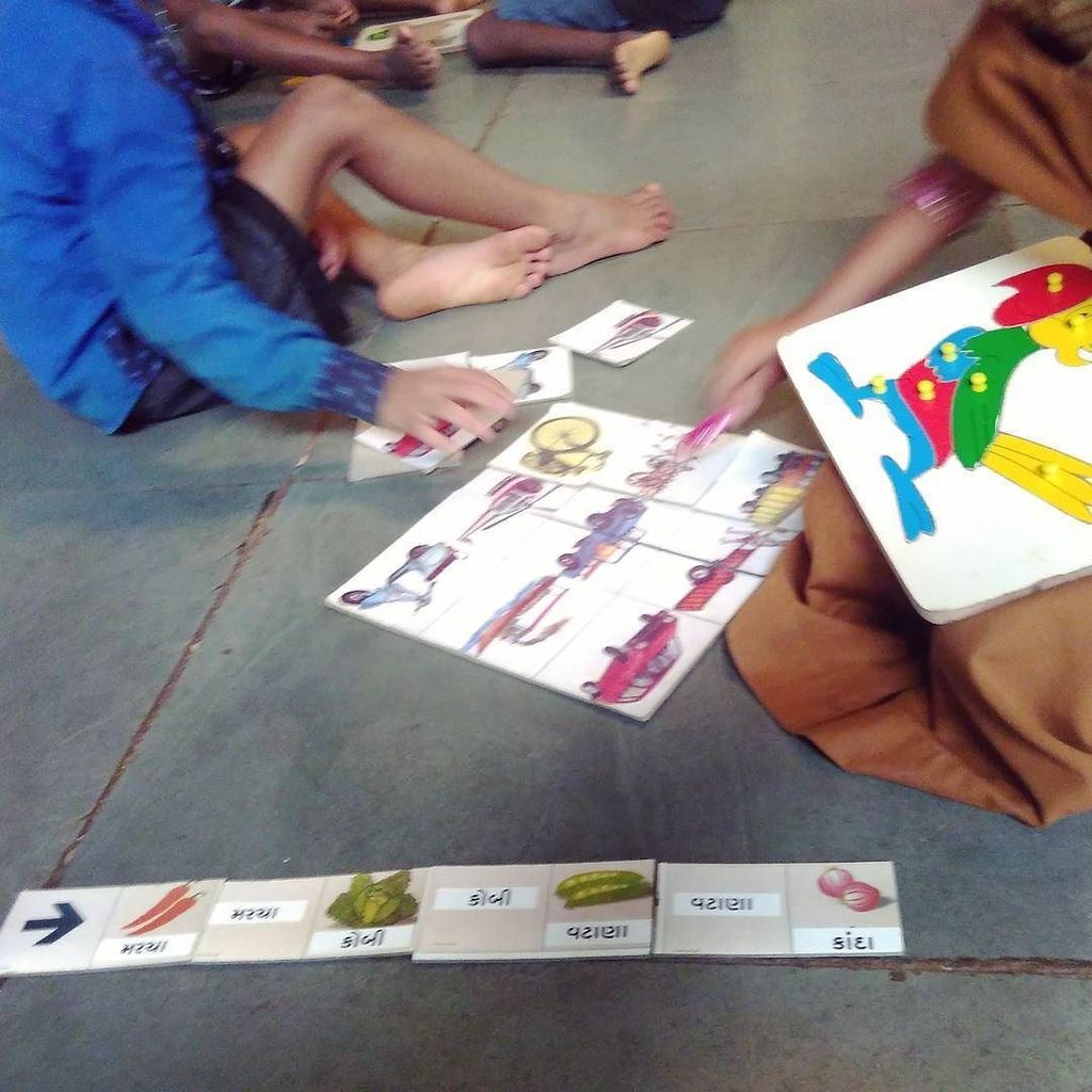 LearningWala's tweet photo. મરચા - મરચા - કોબી - કોબી - વટાણા... #brain_based_learning #learnlabs https://t.co/dViguO5XpA https://t.co/xiusH4AUHm