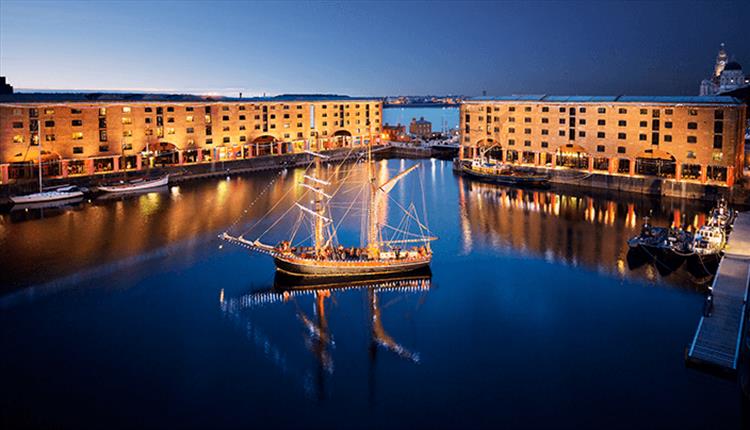 MandCAlbertDock's tweet photo. Celebrate #daquiriday overlooking the incredible @theAlbertDock #daquiri #millerandcarter #albertdock #liverpool https://t.co/iA1NQYBi3Q