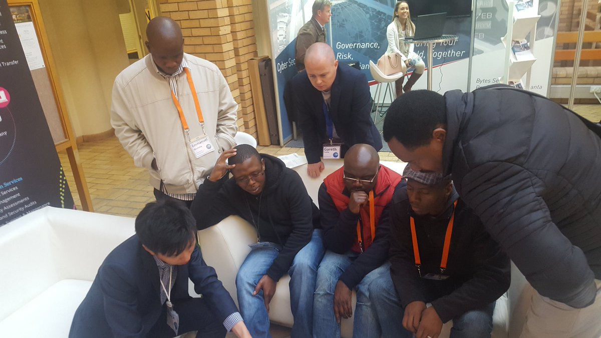 SaffaWooly's tweet photo. @efficientip running a live #dnssec demo at #cssa17 Want your own demo? Contact @KhipuNetworks #Malware #phishing #smartddi https://t.co/blGWh4np4H
