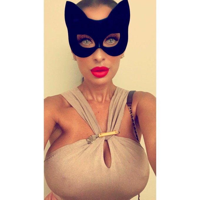 That snap chat filter 💥 https://t.co/L4PZLhlmN0<a href="/tag/bahamas"class="tags"><span>#bahamas</span></a><a href="/tag/thisview"class="tags"><span>#thisview</span></a><a href="/tag/blesssed"class="tags"><span>#blesssed</span></a>