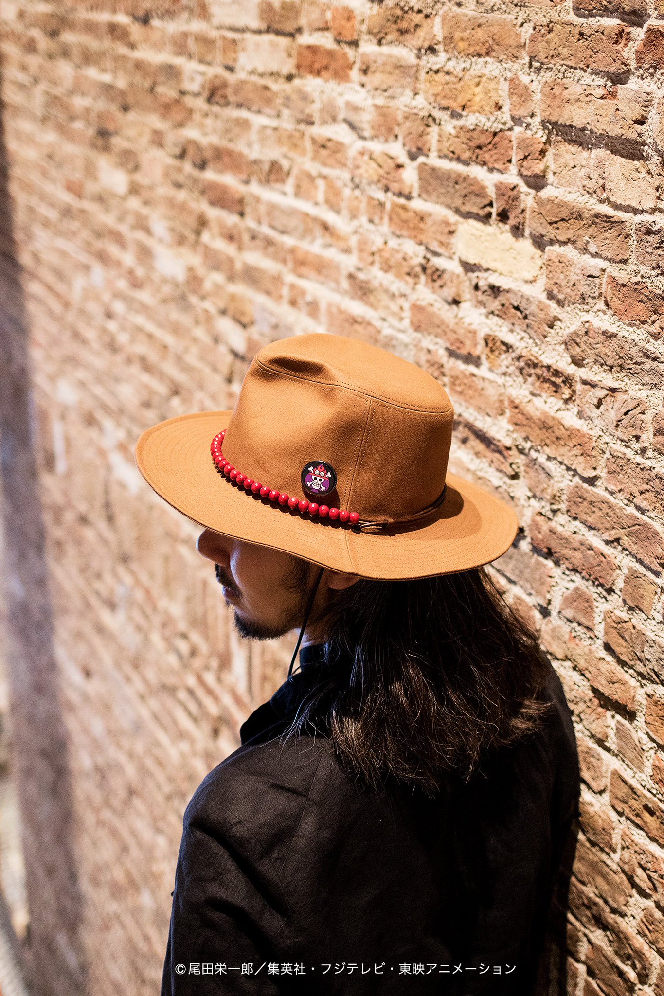 Ca4la カシラ One Piece X Ca4la Ace Adventure Hat エースのトレードマークの帽子を普段使いしやすいデザインに落とし込んだハット タフなコットン素材を使用し ウッドビーズが贅沢なあご紐や裏地のプリント 取外し可能な海賊旗 Ca4la カシラ One Piece X Ca4la Ace Adventure Hat エースのトレードマークの帽子を普段使いしやすいデザインに落とし込んだハット タフなコットン素材を使用し ウッドビーズが贅沢なあご紐や裏地のプリント 取外し可能な海賊旗