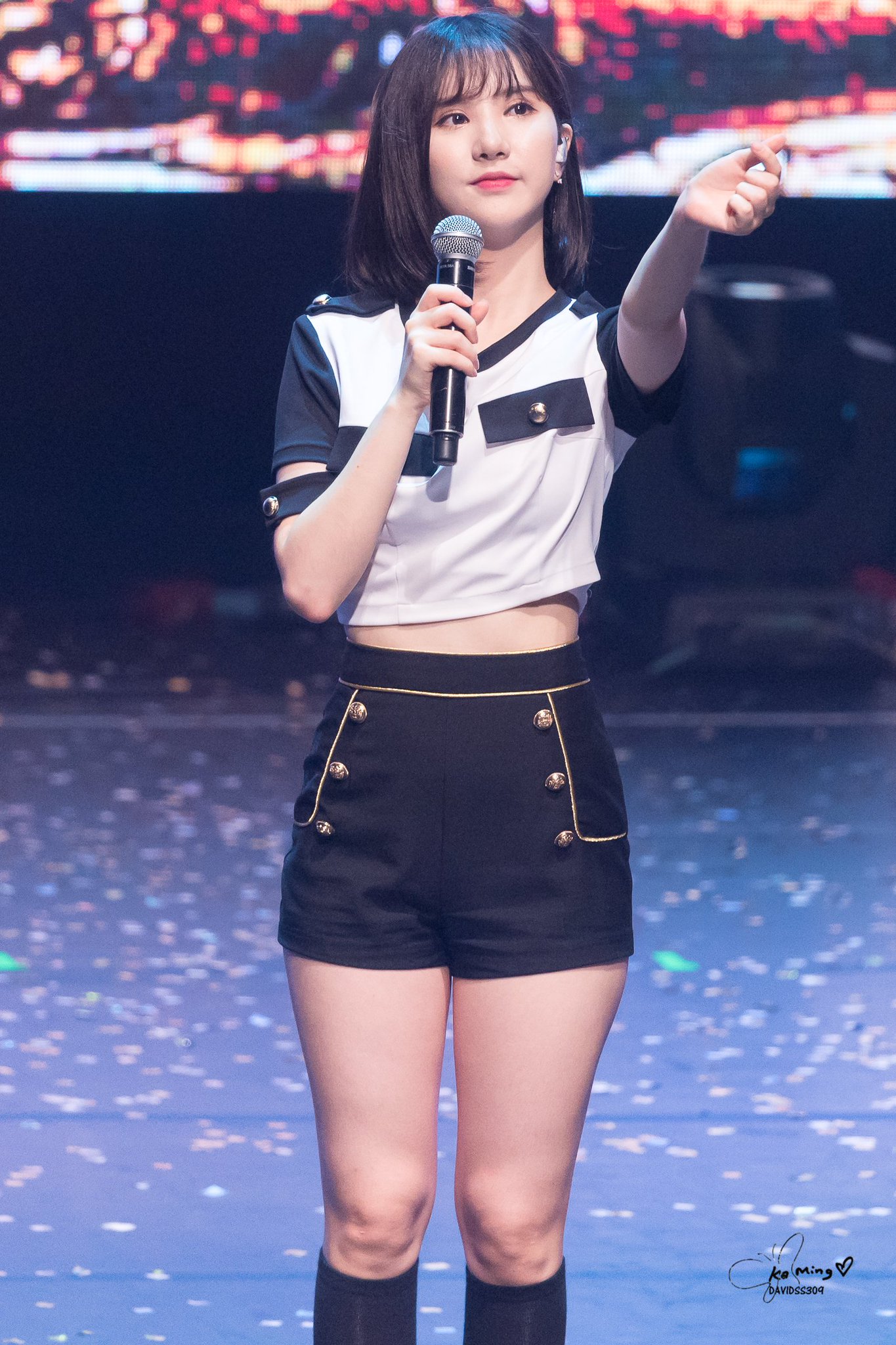 DFGW8h9UwAAqnyc.jpg:large