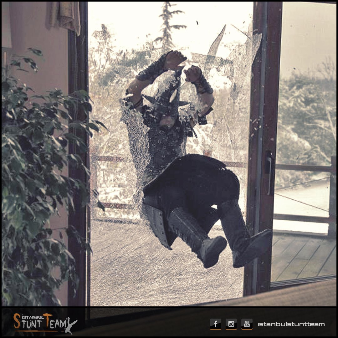 iststunts's tweet photo. Camdan Çıkma Sahneleri çalışmalarımızdan kamera arkası görüntüler. #camdançıkma #kameraarkası #set #sinema #iststuntteam #iststunts #dublor https://t.co/CQKf5NP8gW
