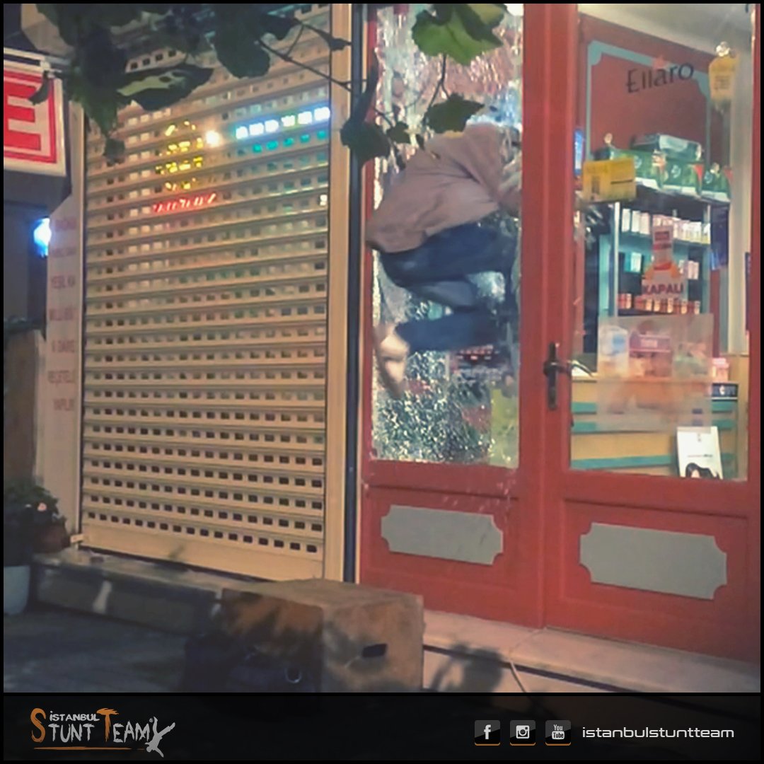 iststunts's tweet photo. Camdan Çıkma Sahneleri çalışmalarımızdan kamera arkası görüntüler. #camdançıkma #kameraarkası #set #sinema #iststuntteam #iststunts #dublor https://t.co/CQKf5NP8gW