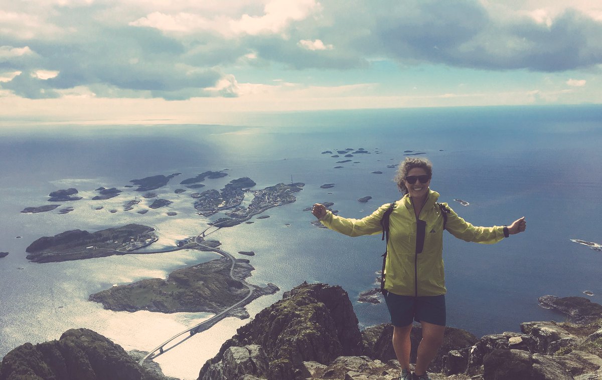 Summit fever #festvagtinden #henningsvær #lofoten #arcticsummer