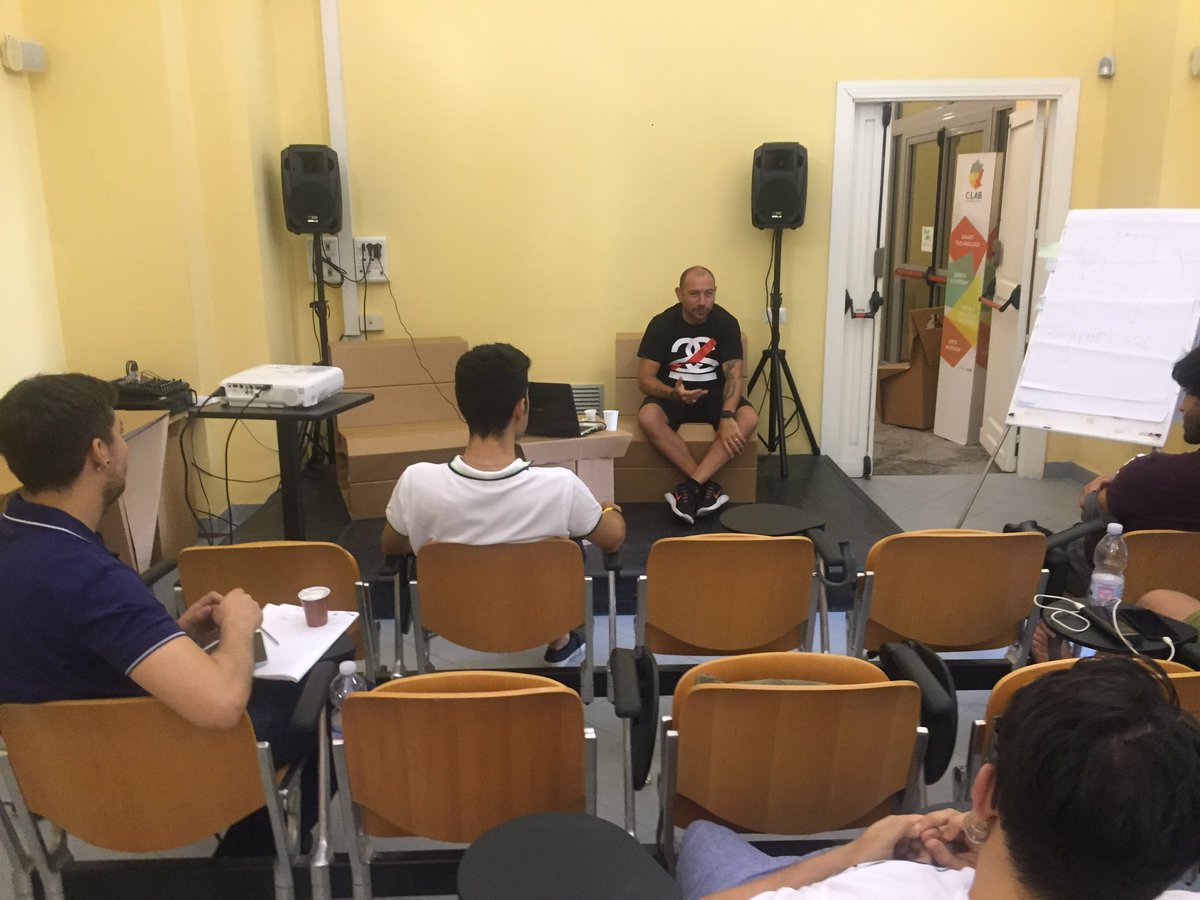StartUpMusicLab's tweet photo. .@lucariello_luca a #StartUpMusicLab per l'ultima lezione prima della pausa estiva.
@MiBACT @SIAE_Official @SociUnina https://t.co/kWefyG0ECe
