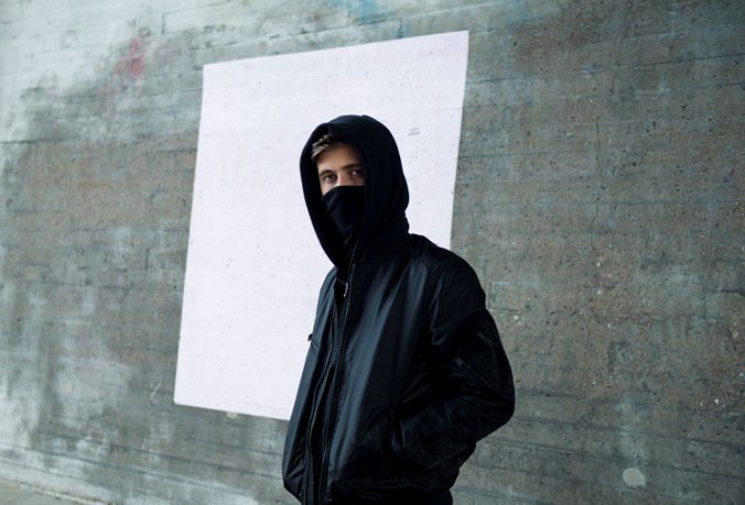 MonsterMusic's tweet photo. #backtoschool just got WAY more cool with @IAmAlanWalker  
...check it out at @billboarddance https://t.co/j4iqGRoKun https://t.co/85sDVAv1AU