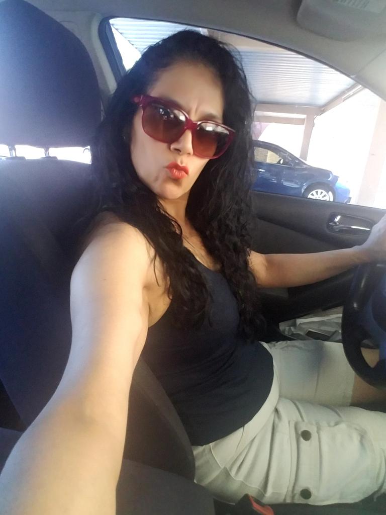 veronicah4515's tweet photo. ❤Empieza el nuevo día con la certeza de que hoy la vida tiene algo bonito para darte #Miercoles #BuenosDias #Beshito #RegaloDeVida 😊😄 https://t.co/2tmUXQaUrk