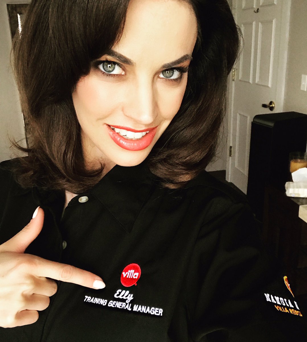 RealEllyBrown's tweet photo. Benvenuti al Mangia University! Let's take a short quiz #villarestaurantgroup #oncamerahost #presenter #host #training @LightSpeedVT https://t.co/XDEytivtyZ