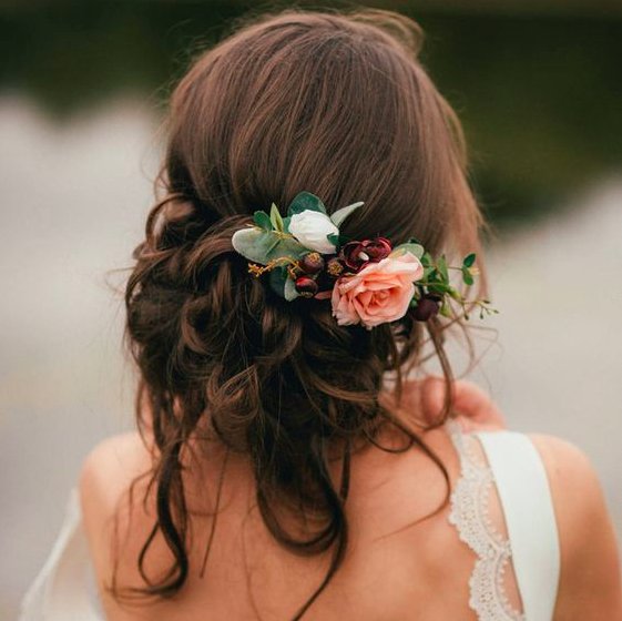 GuidesForBrides's tweet photo. How beautiful is this #wedding hairstyle?👰🌷 https://t.co/BlpEpuVezc