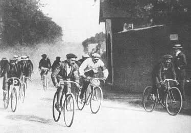 EfemerideDelDia's tweet photo. #UnDiaComoHoy #19J de 1903 Concluye el primer Tour de France, la carrera ciclista más importante del mundo. https://t.co/CODcVP8gGg