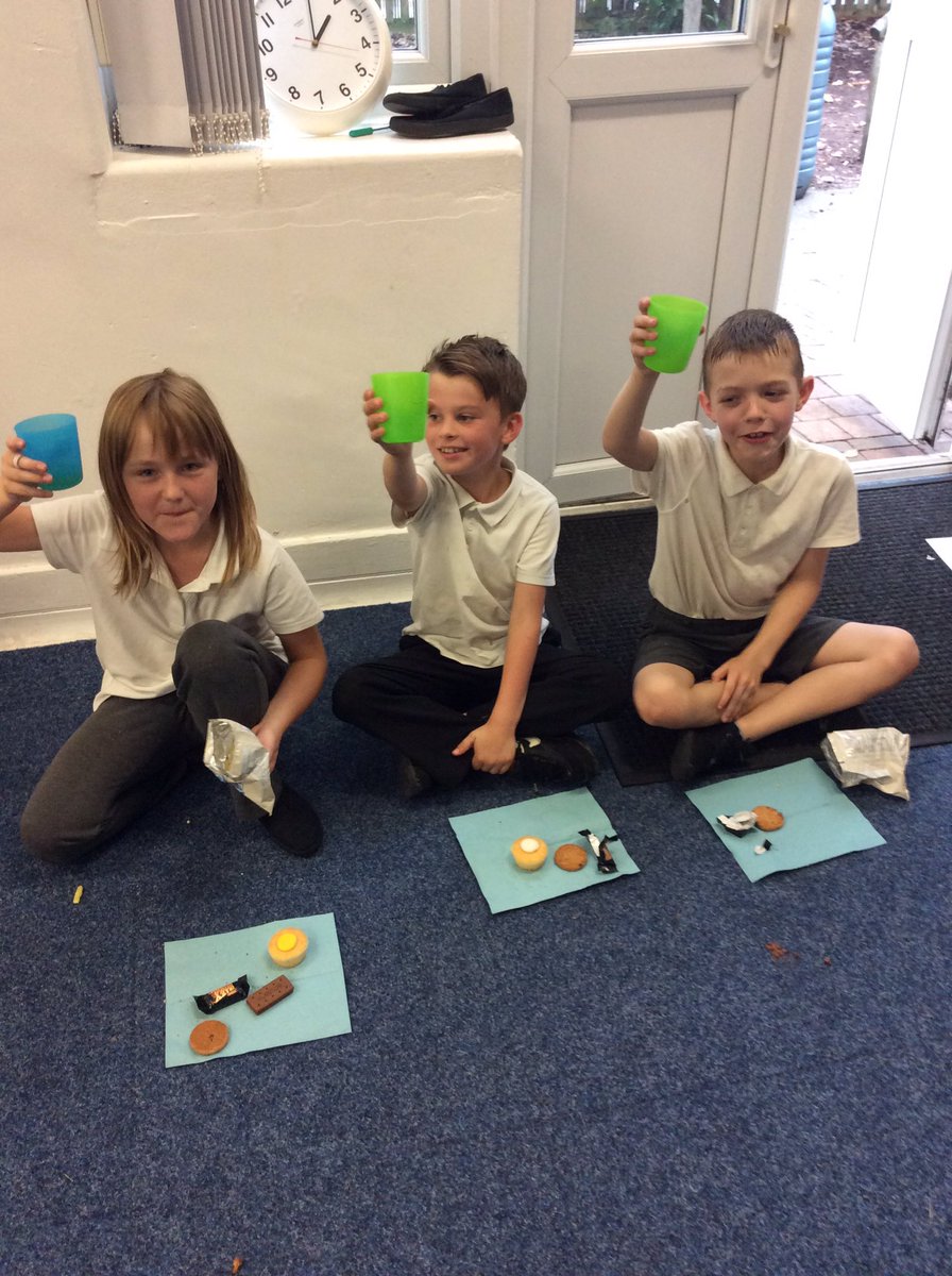 stgac5old's tweet photo. Enjoying our last day in year 3 and finishing off with a party #cheers @stgilesacad https://t.co/OAWhHKrnMg