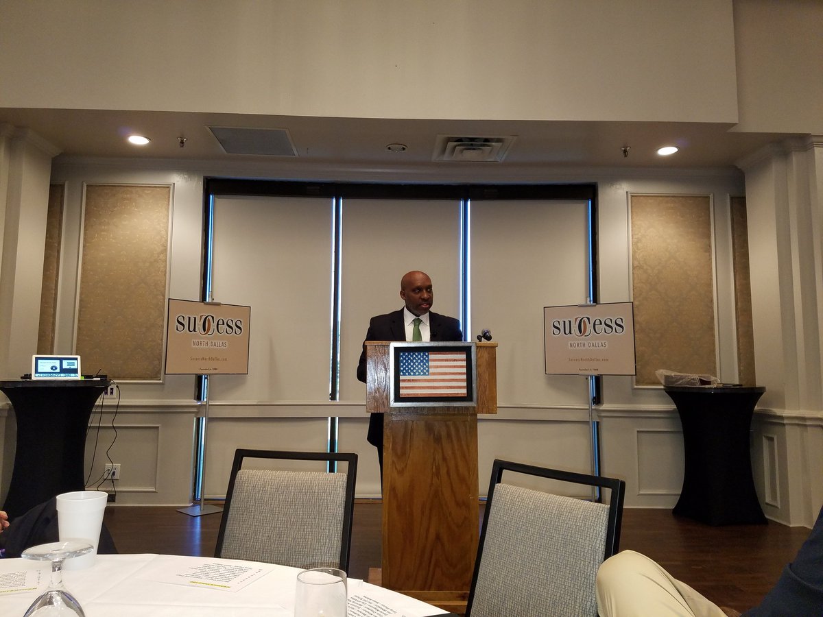 HALLArtsDallas's tweet photo. T.C. Broadnax, #DallasCityManager speaks on his past experiences growing up and how it fuels his passions @SuccessNorth event @CityOfDallas https://t.co/dfmWG0H5vo