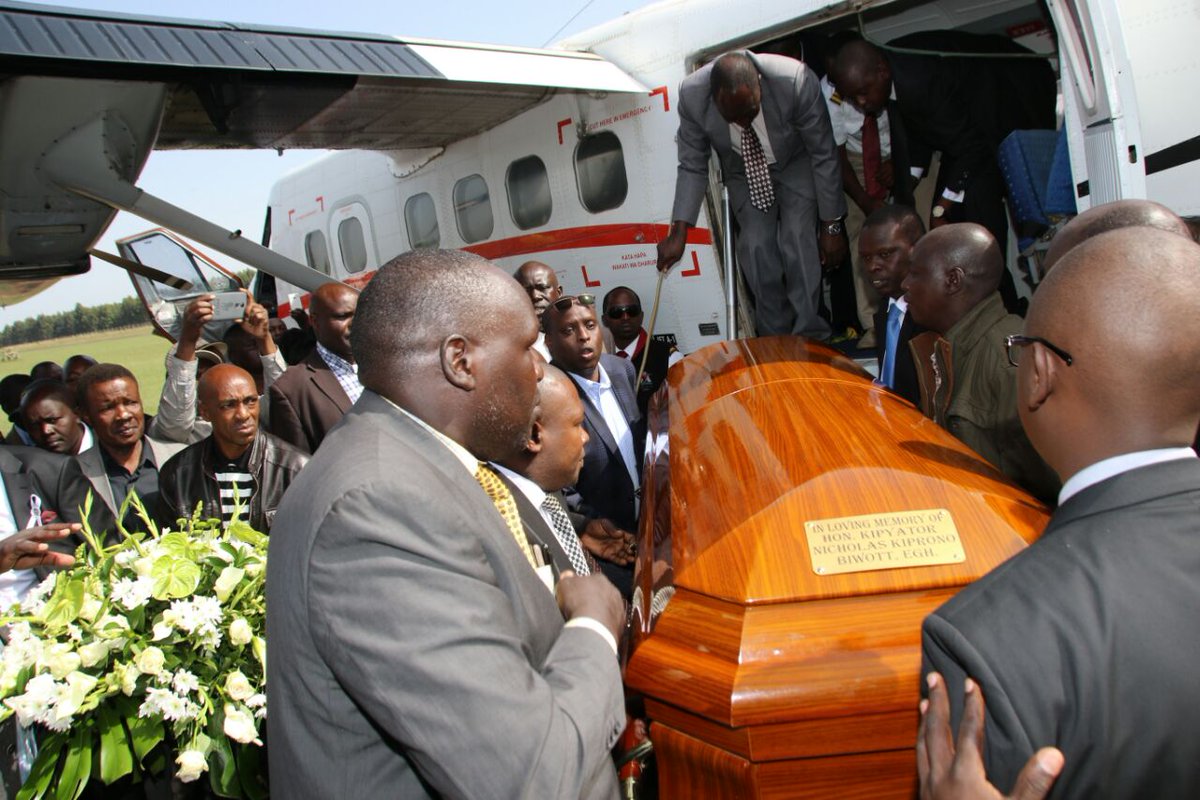 MacOtani's tweet photo. #RIPBiwott #RIPTotalMan https://t.co/wkqmXSFhYN