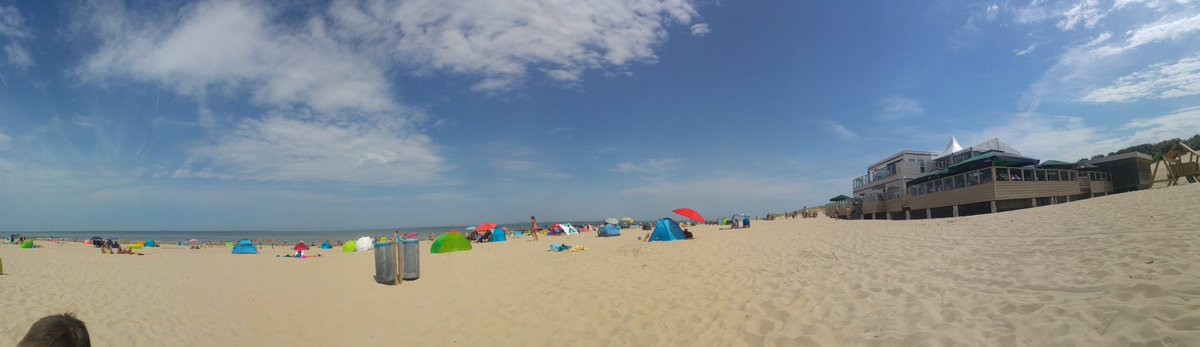 Chan_tal's tweet photo. Onweer &amp; regen, waar dan? #zon #zee #strand https://t.co/pRpC5KEd40