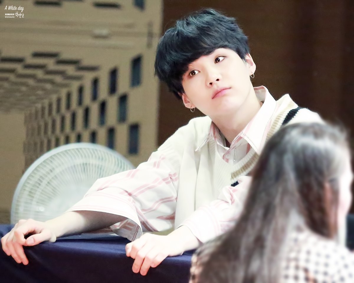 A White day 하얀날 🍬 tweet media