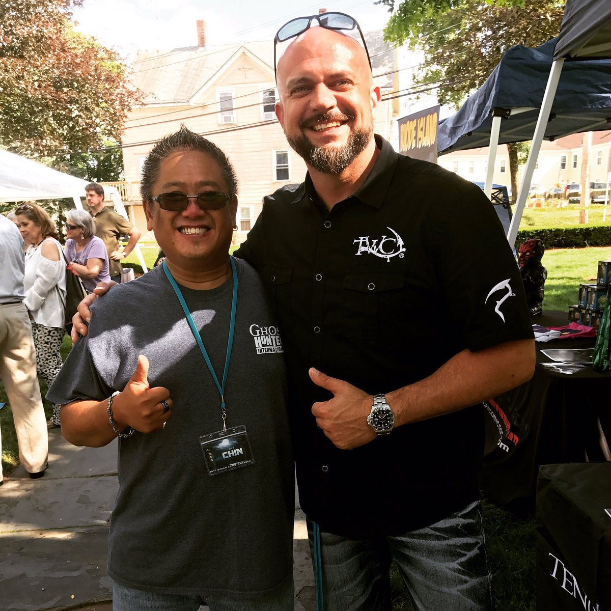 ScottPorterTN's tweet photo. #thisguy @joe_ghi it was a pleasure meeting you my friend! Those dance moves! #manofbugzappermanscape ๐๐๐#WraithNation #OceanStateParacon https://t.co/sbtWIMCJur