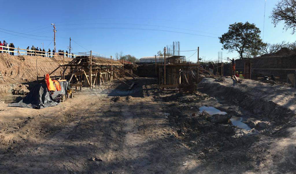 _SantaFeCapital's tweet photo. #ahora @josecorralSF y @carlospereiraSF recorriendo las #obras de la conexión vial entre barrios Chalet y Centenario https://t.co/dsH8vTtB3r