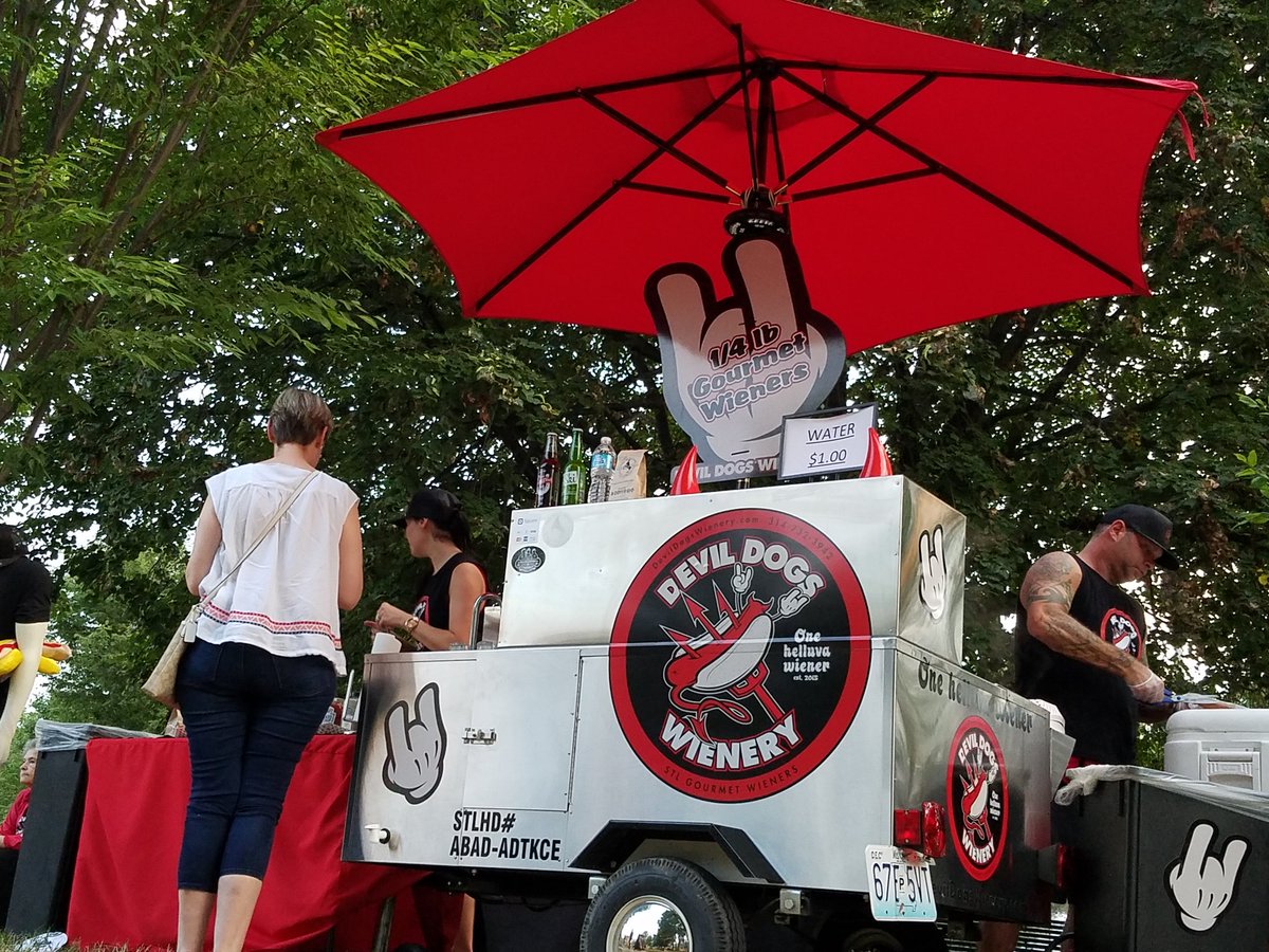 devildogsSTL's tweet image. HAPPY NATIONAL HOT DOG DAY!!!
#feastmag 
#saucemag

m.youtube.com/watch?feature=…