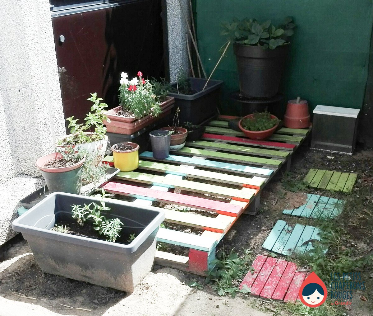 Creches_LPCR's tweet photo. Recyclage à la #crèche de Courtaboeuf afin de proposer de nouvelles activités aux #enfants et de nouveaux aménagements à la structure :) https://t.co/kanvfaQ1Ow