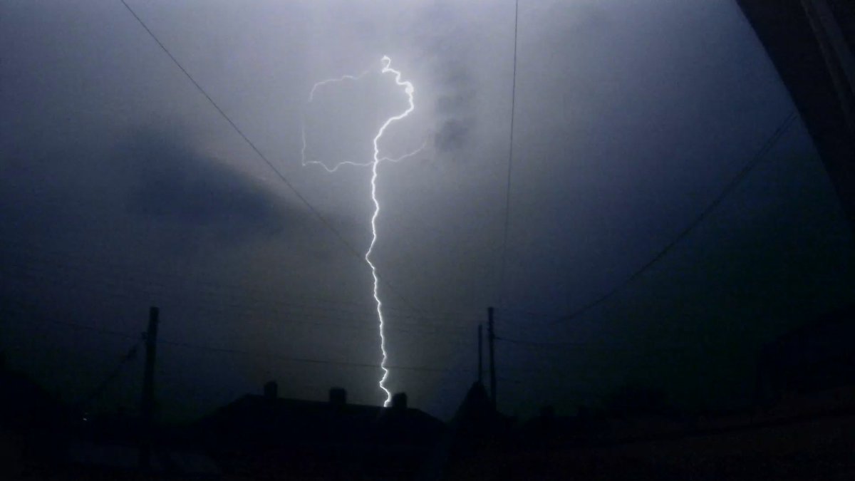 ashmaystreet's tweet photo. couple stills from last night storm !
it was another epic night, mother nature is so beautiful
#lightning #Somerset #uk #julystorm https://t.co/OOp4489pEf