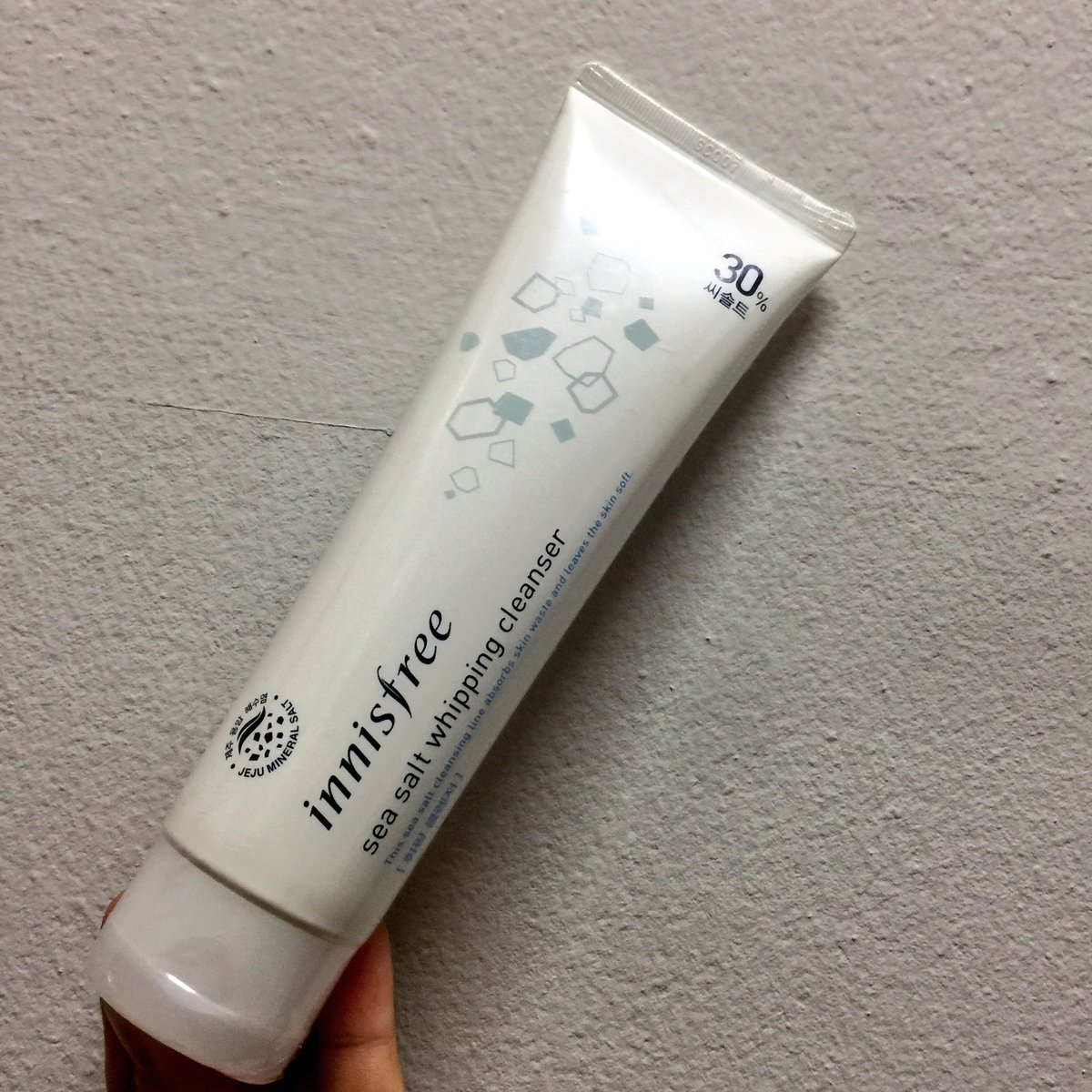 zyinmy's tweet photo. โฟมล้างหน้าinnisfree 250฿ #ตลาดนัดWANNAONE️ #howtoperfect #ใช้ของตามWANNAONE #ripไอดอ https://t.co/mgyGykvOd5