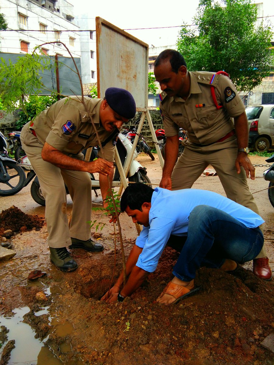 acpgoshamahal's tweet photo. Conducted HARITHA HARAM programme Goshamahal division office. https://t.co/Y3U1cJvwVX