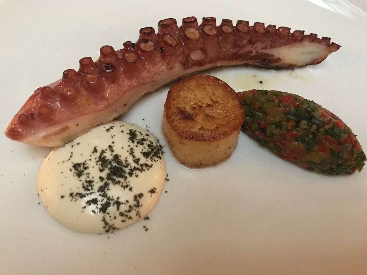 MichelinGuideUK's tweet photo. Fine piece of Galician octopus @whrestaurant by @AnthonyDemetre https://t.co/F74myTr8od