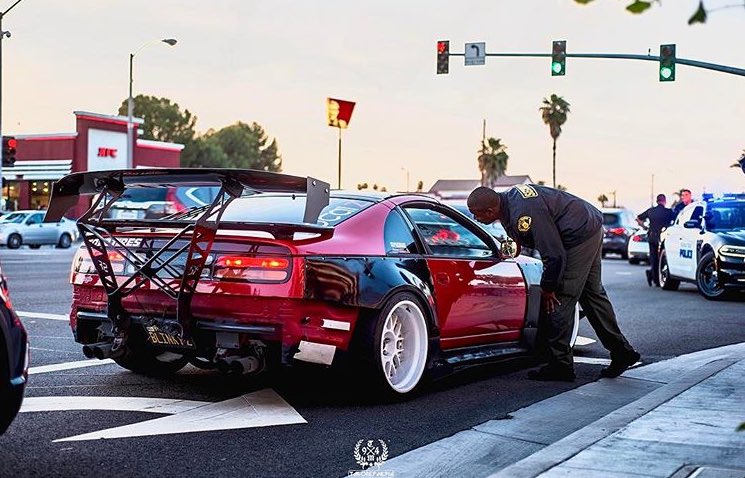 JDMKING970's tweet photo. Officer: I'm ganna have to ticket you for breaking so man necks 

Me: again 

_____________________________
Owner IG : pakmanz https://t.co/hwkUjvpoAI