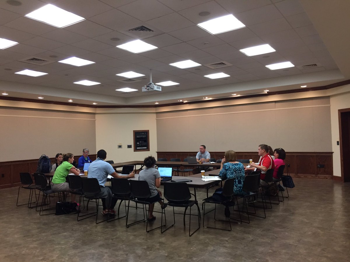 PACACinstitute's tweet photo. Starting the day off right with conversations about first gen and international students, the transfer process, and more! #pacacsi2017 https://t.co/p3VYkca3BW