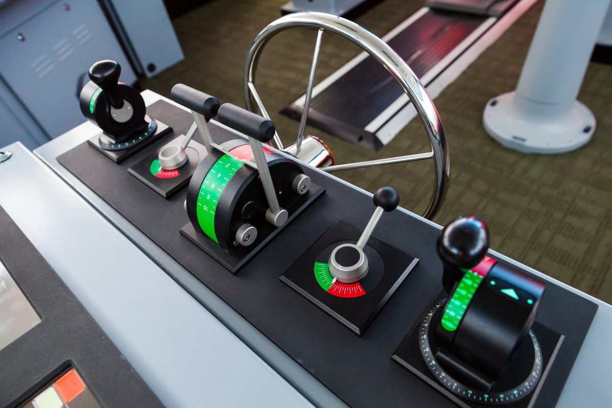 simonaamerica's tweet image. We have 8 standard colors of marine grade HDPE Boat Board specific for the boat building industry! See them all in booth 7277 at #AWFS2017