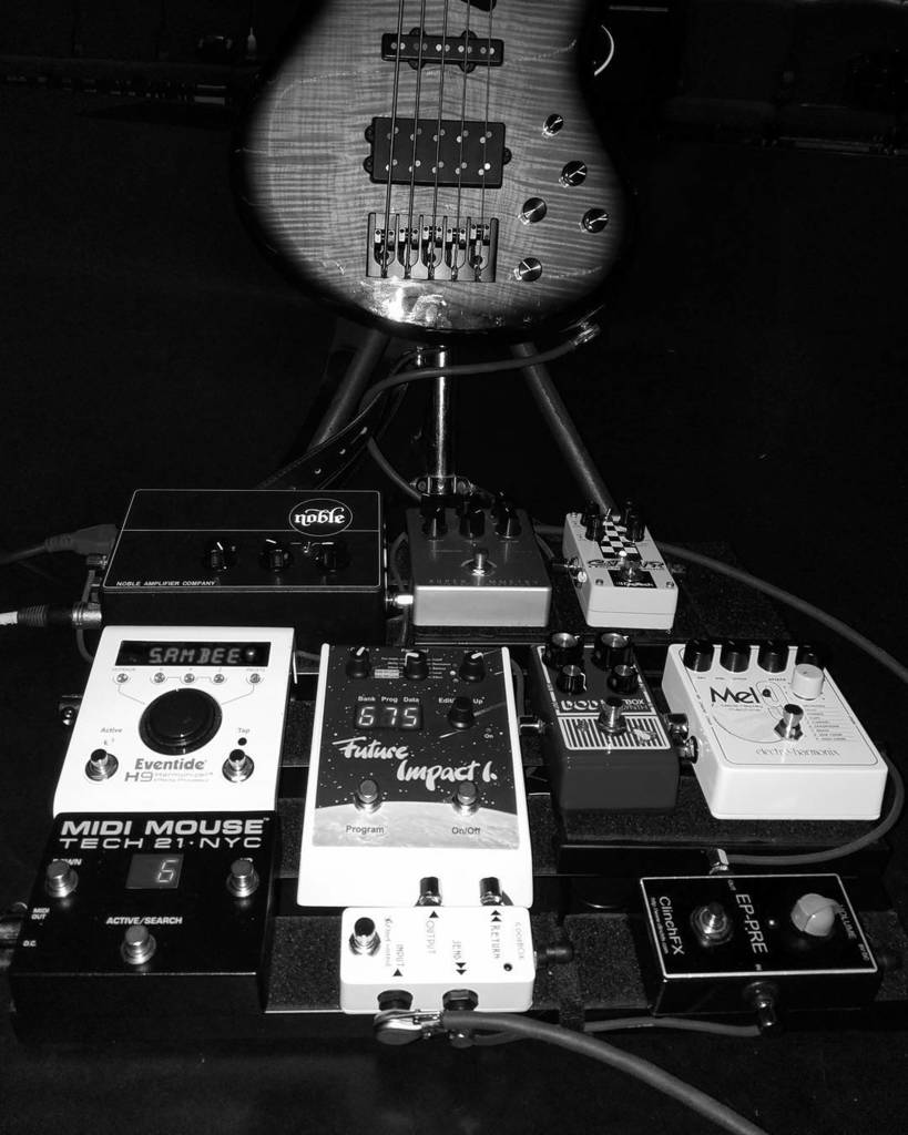 RLWSweetwater's tweet photo. #lastweeksrig #basspedalboard #novoplus #evidencesis #truetonecs12 #1loop #ep3 #mel9 #meatbox #futureimpact #noble… https://t.co/vNHjbawiKS https://t.co/GXreUdhL4d