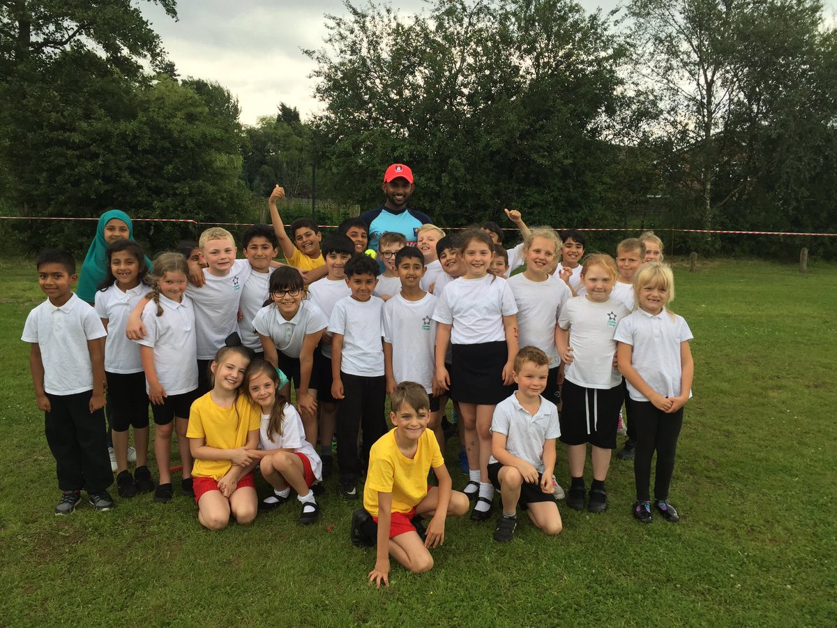 miss_hendry's tweet photo. Enjoying our cricket lesson with a professional cricketer from Sri Lanka #aimhigh #inspiration @CloughSport https://t.co/fgEifPJuS5