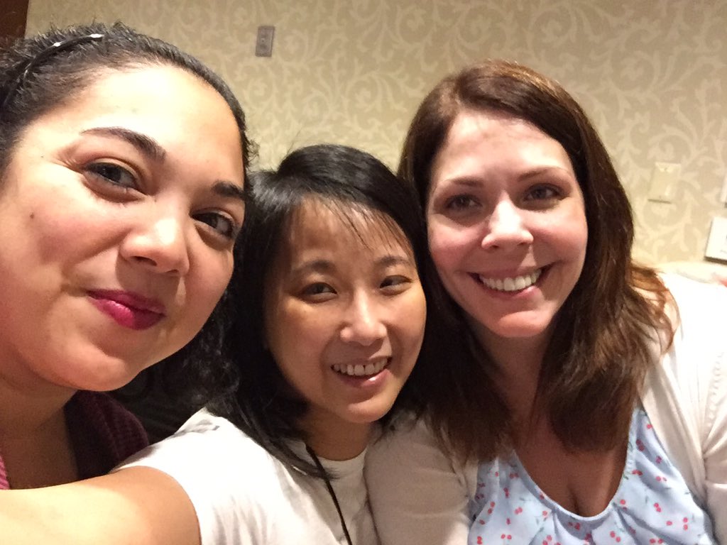 HelenFudi's tweet photo. @FNSprogram @suehassmiller We took selfie three years ago. https://t.co/JtOr3mnqp7