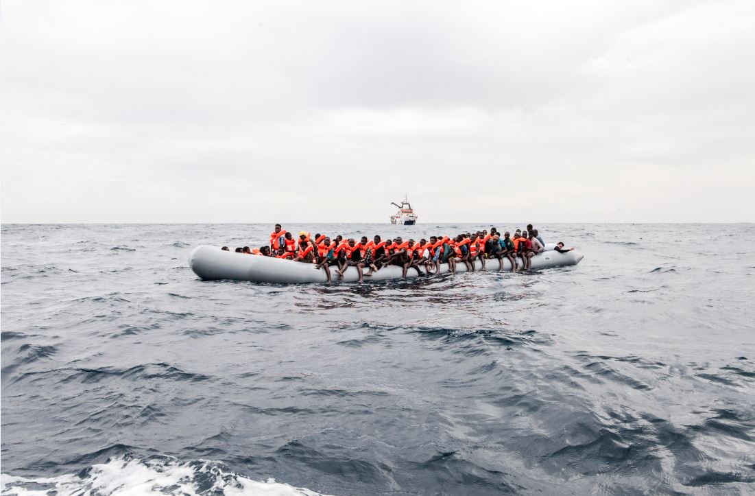 The movement of refugees + migrants to Europe is taking a devastating toll on human life. Alternatives are needed. trib.al/UYDz34G