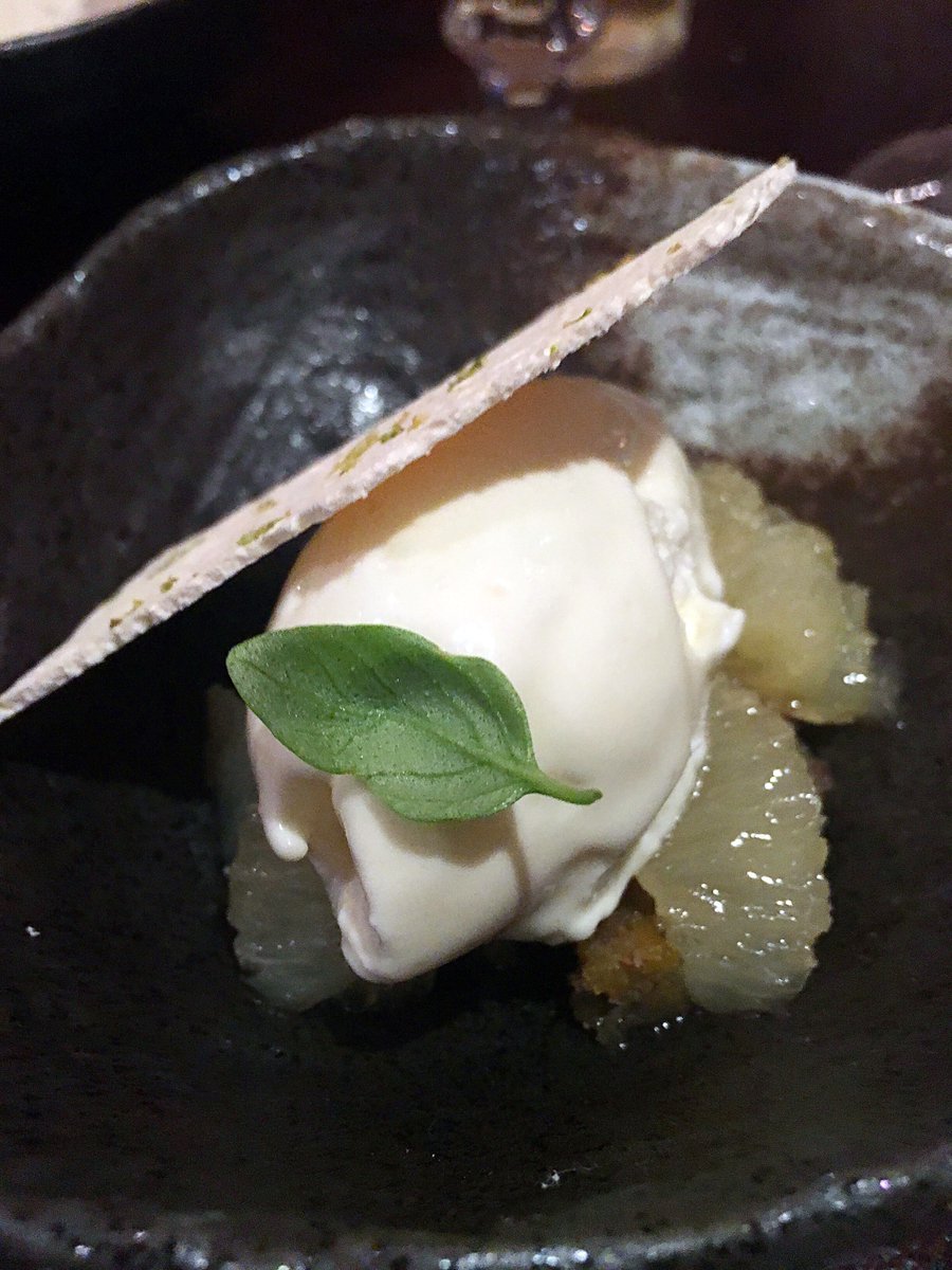 winciewong's tweet photo. Lovely lime pistachio #desserr by @Danilo_chefUK @thelondonfoodie #foodie #foodporn #italianfood #supperclub https://t.co/8hpGWsJcJ6