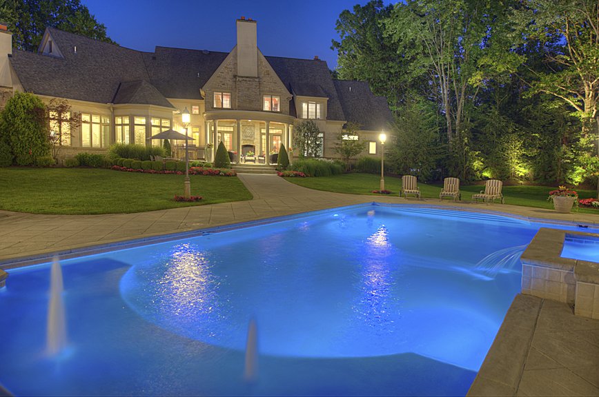 Late night swim anyone? #kimcranegroup #newlisting #westlakehomesforsale
