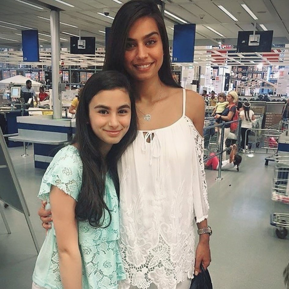 fan_amine_gulse's tweet photo. Amine in Ikea ❤
#aminegulse #missturkey #missturkey2014 #aslavazgecmem #ozil #mesutözil #aminegülse @minegulse https://t.co/ukGXhmMq9d