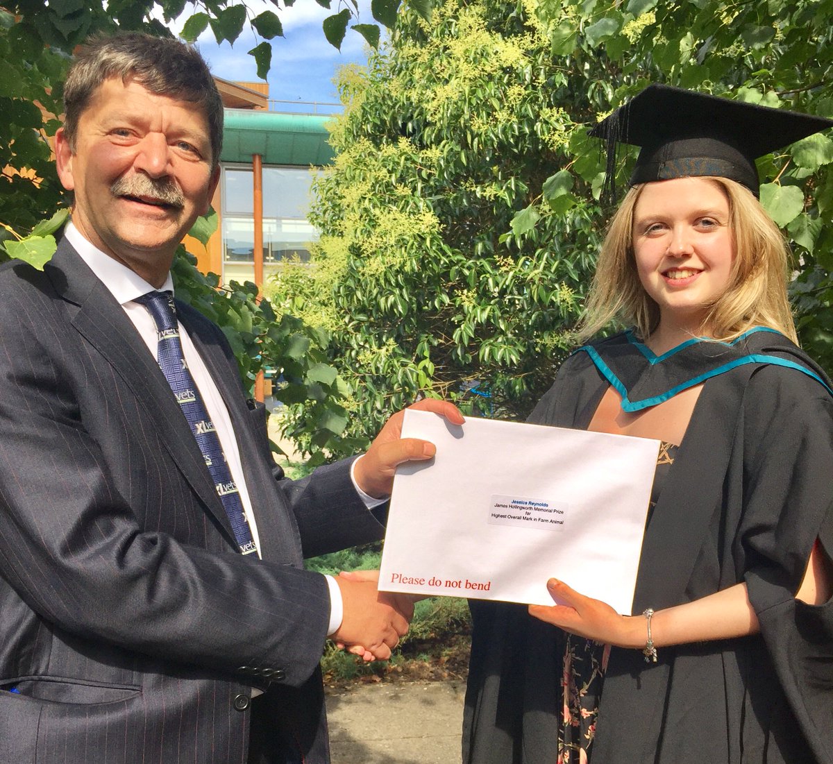 ScarsdaleFarm's tweet photo. Well done Jess Reynolds, for achieving the highest overall mark in Farm Animal! Here's Sid presenting the Scarsdale James Hollingworth prize https://t.co/A9w8BkgKtN