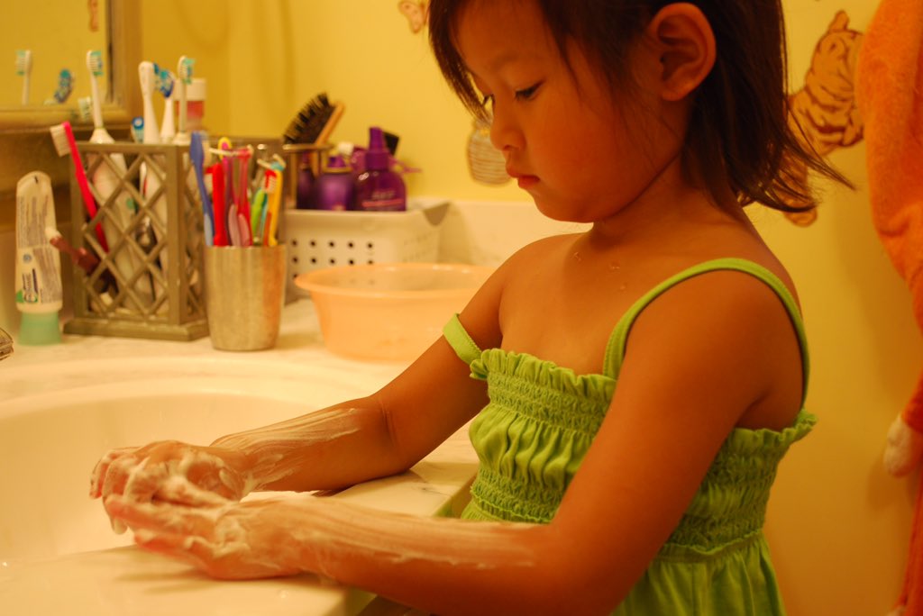 HelenFudi's tweet photo. @suehassmiller She is meant to be. 4 years old with great hand washing skill. https://t.co/Ai18VuMGnX